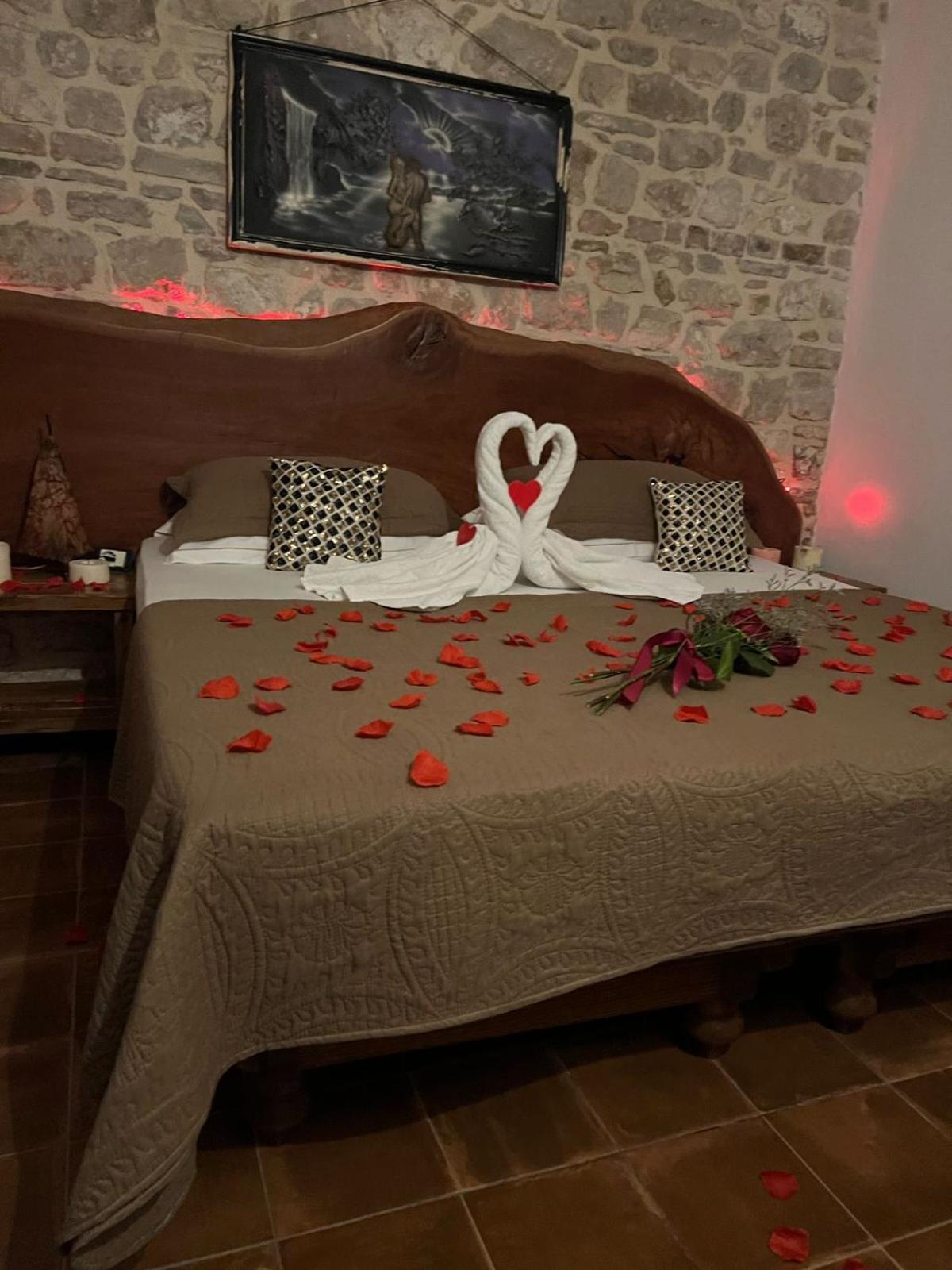 Hotel Omer The Ottoman House Berat Bilik gambar