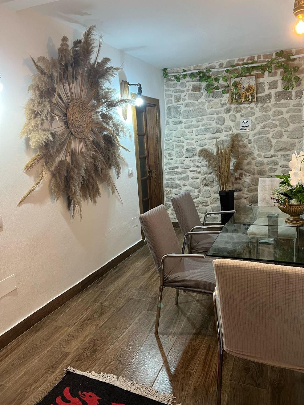 Hotel Omer The Ottoman House Berat Bilik gambar